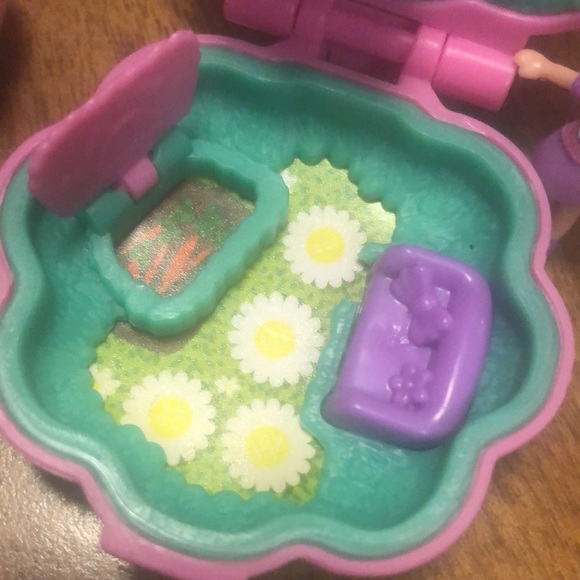 (2) Polly Pocket Inspired Little Houses with a cat, dog and (1) person! - Picture 4 of 17